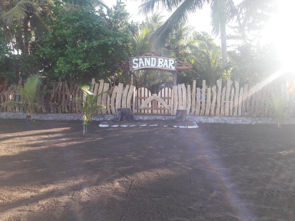 Sand Bar Beach Resort Nasugbu Esterno foto