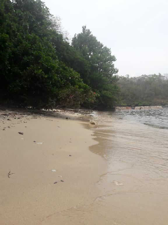 Sand Bar Beach Resort Nasugbu Esterno foto