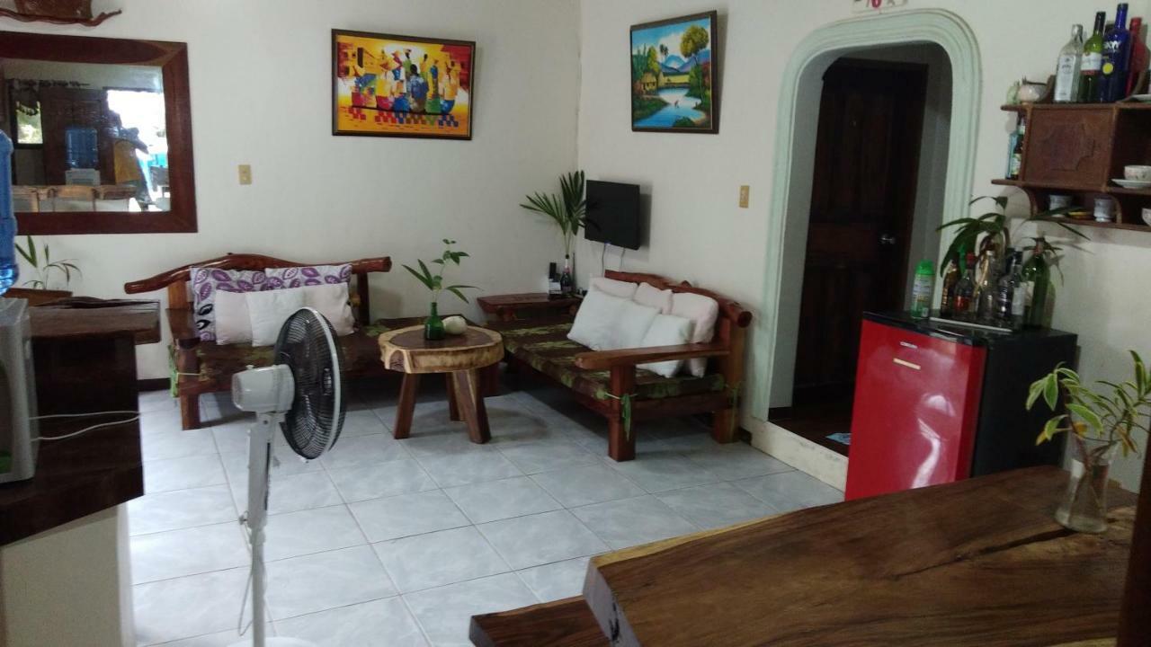 Sand Bar Beach Resort Nasugbu Esterno foto